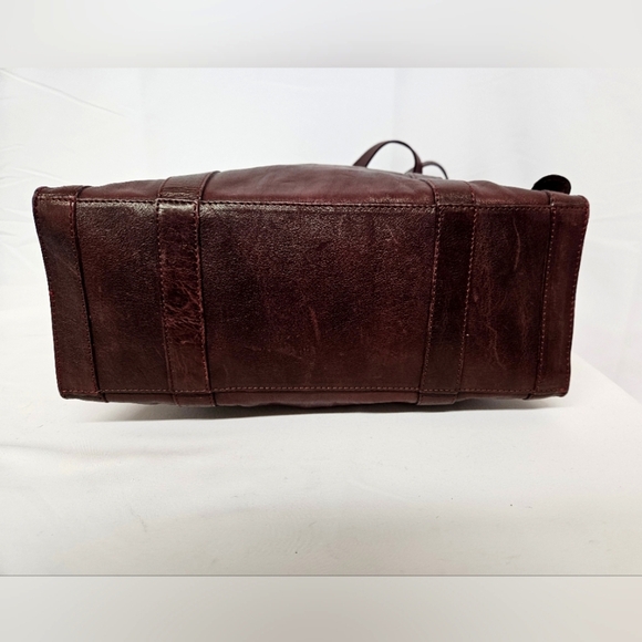 Falor Slide Lock Tote Bag In Burgundy Italian Leather - Picture 3 of 11